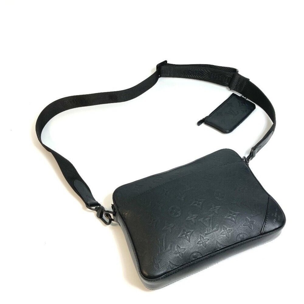 AUTHENTICITY GUARANTEED LOUIS VUITTON Monogram shadow Duo Messenger - Picture 3 of 11